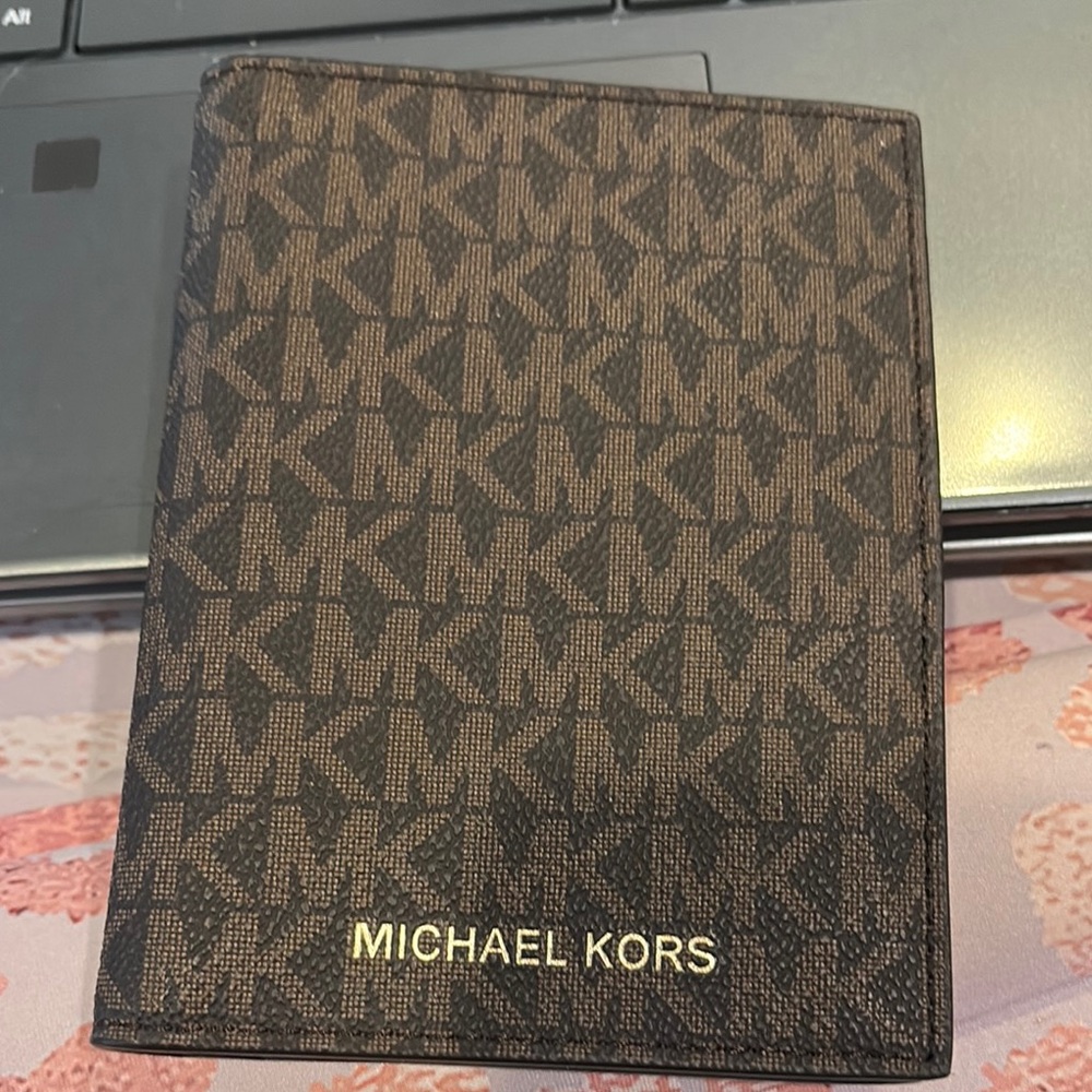 MICHAEL Michael Kors passport Brown Wallet